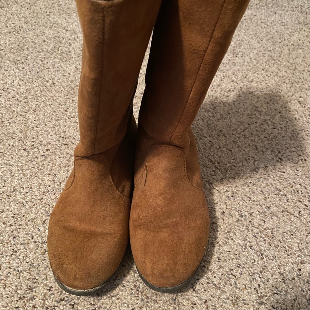 Little girl brown boots